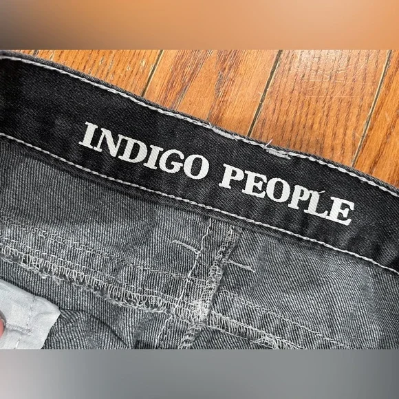 Classic Black Straight Leg Jeans for Women - Picture 10 of 16